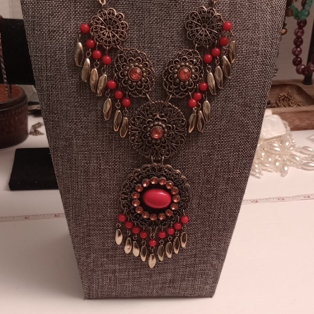 Elegant Gold and Red Statement Necklace 18 In